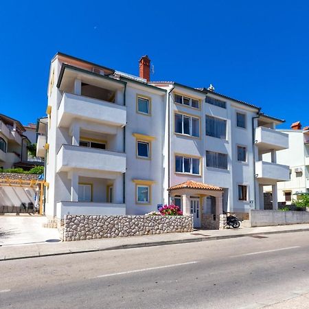Apartments With A Parking Space Mali Losinj Exterior photo