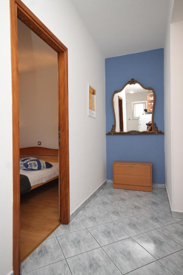 Apartments With A Parking Space Mali Losinj Exterior photo