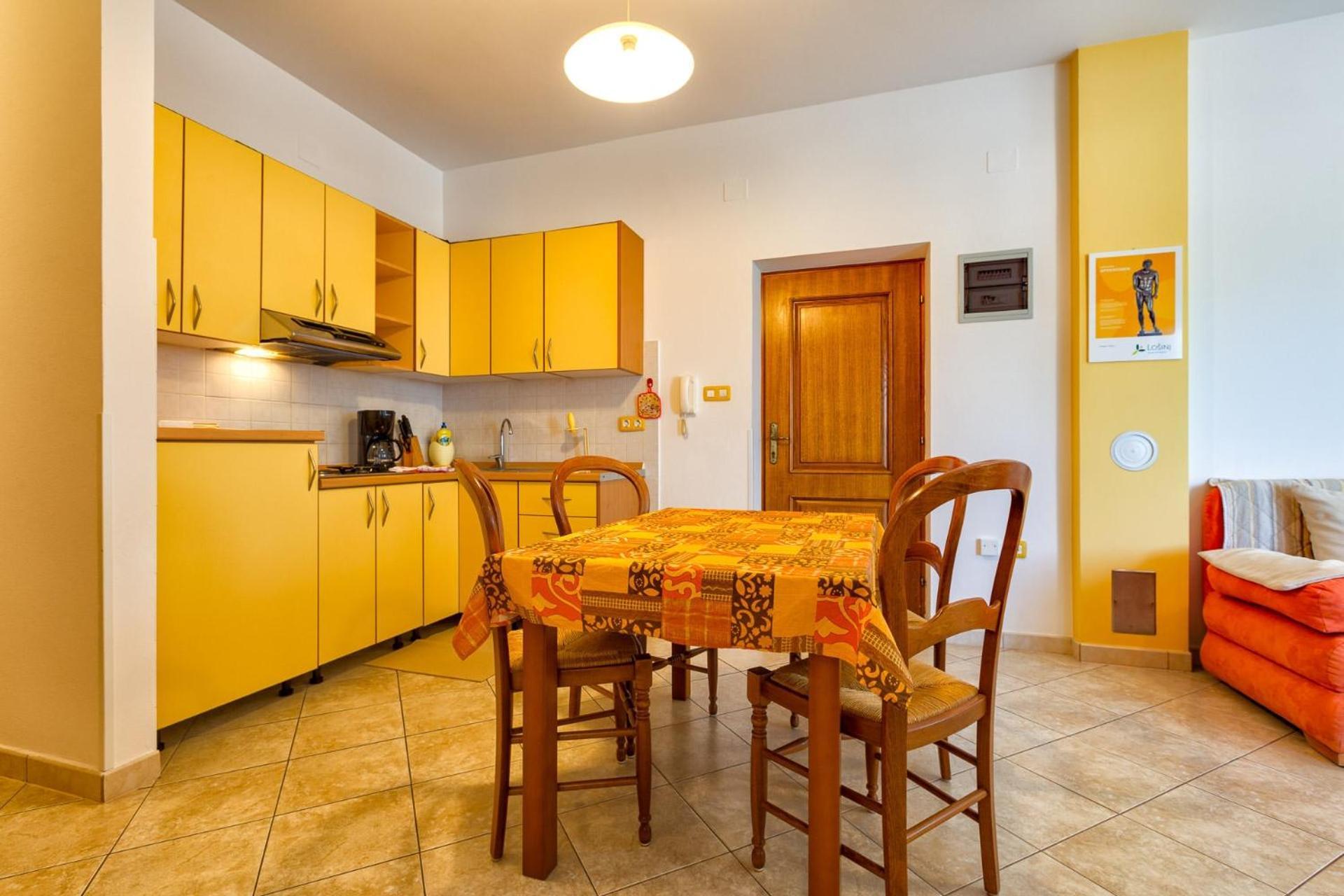 Apartments With A Parking Space Mali Losinj Exterior photo